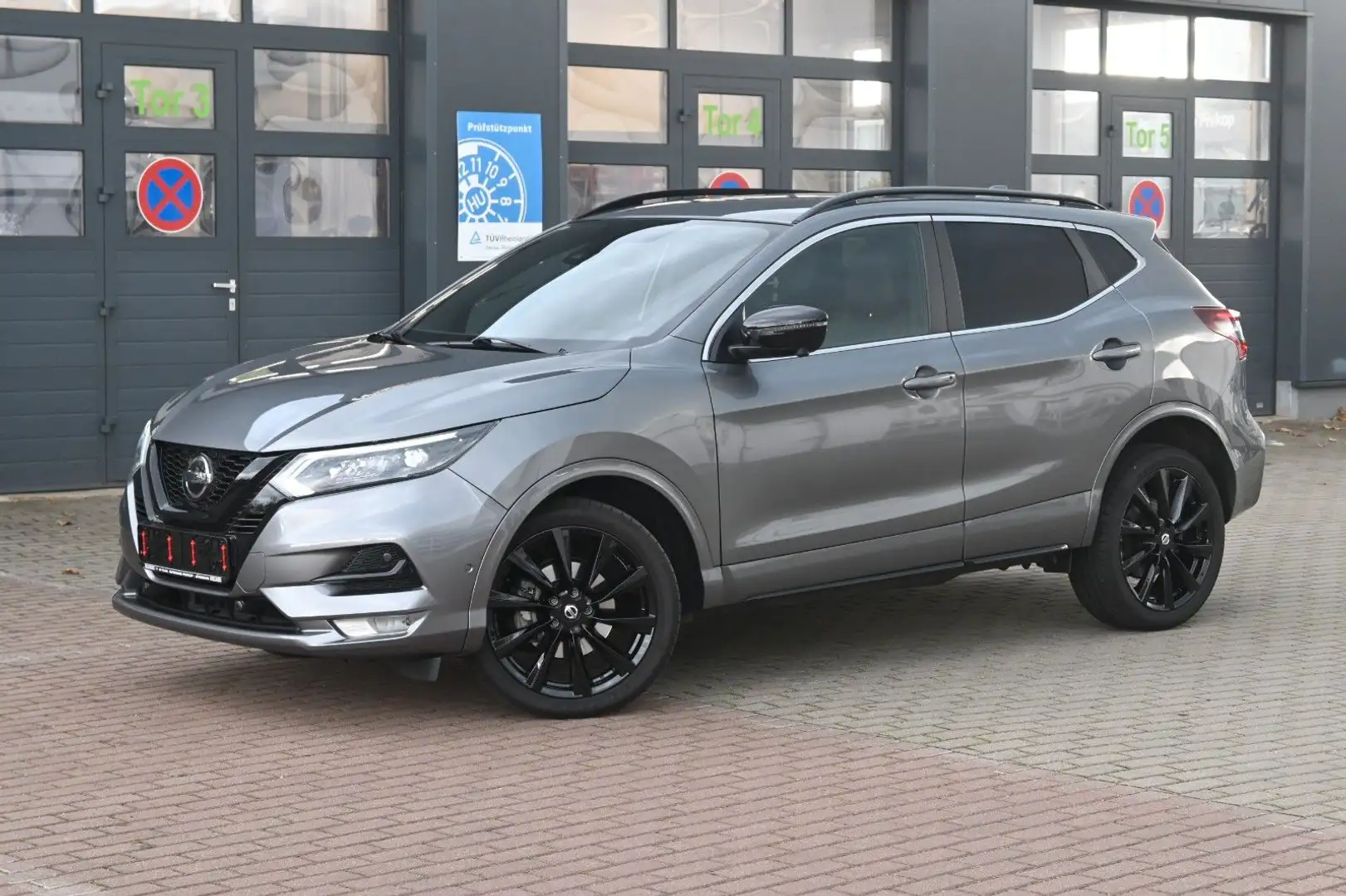 Nissan Qashqai 1.3 DIG-T N-Tec*LED*DAB*360 Grijs - 1