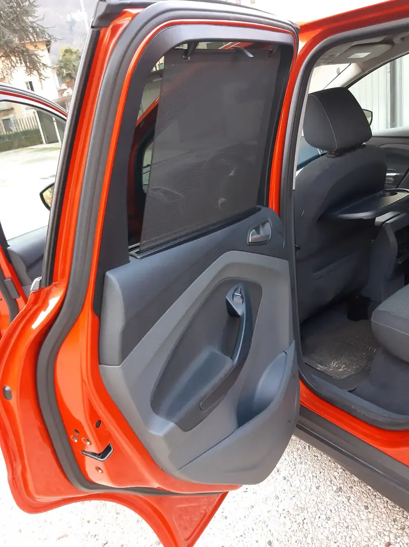 Ford C-Max 1.6 tdci Titanium 115cv dpf Portocaliu - 1