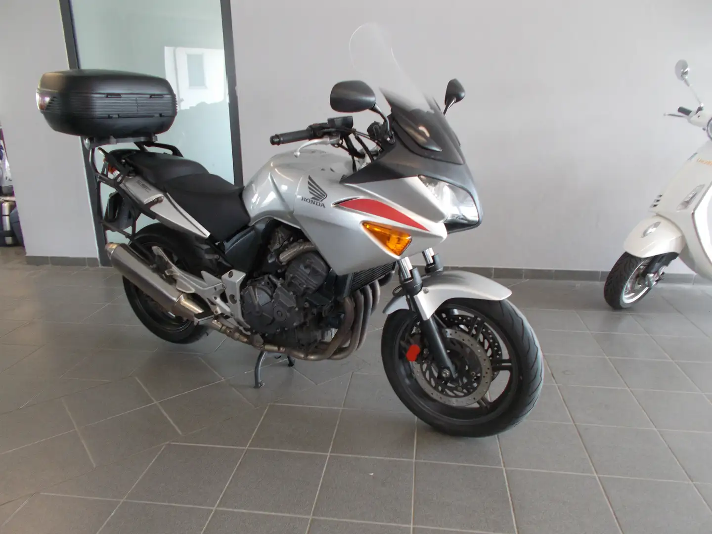 Honda CBF 600 F Argintiu - 1