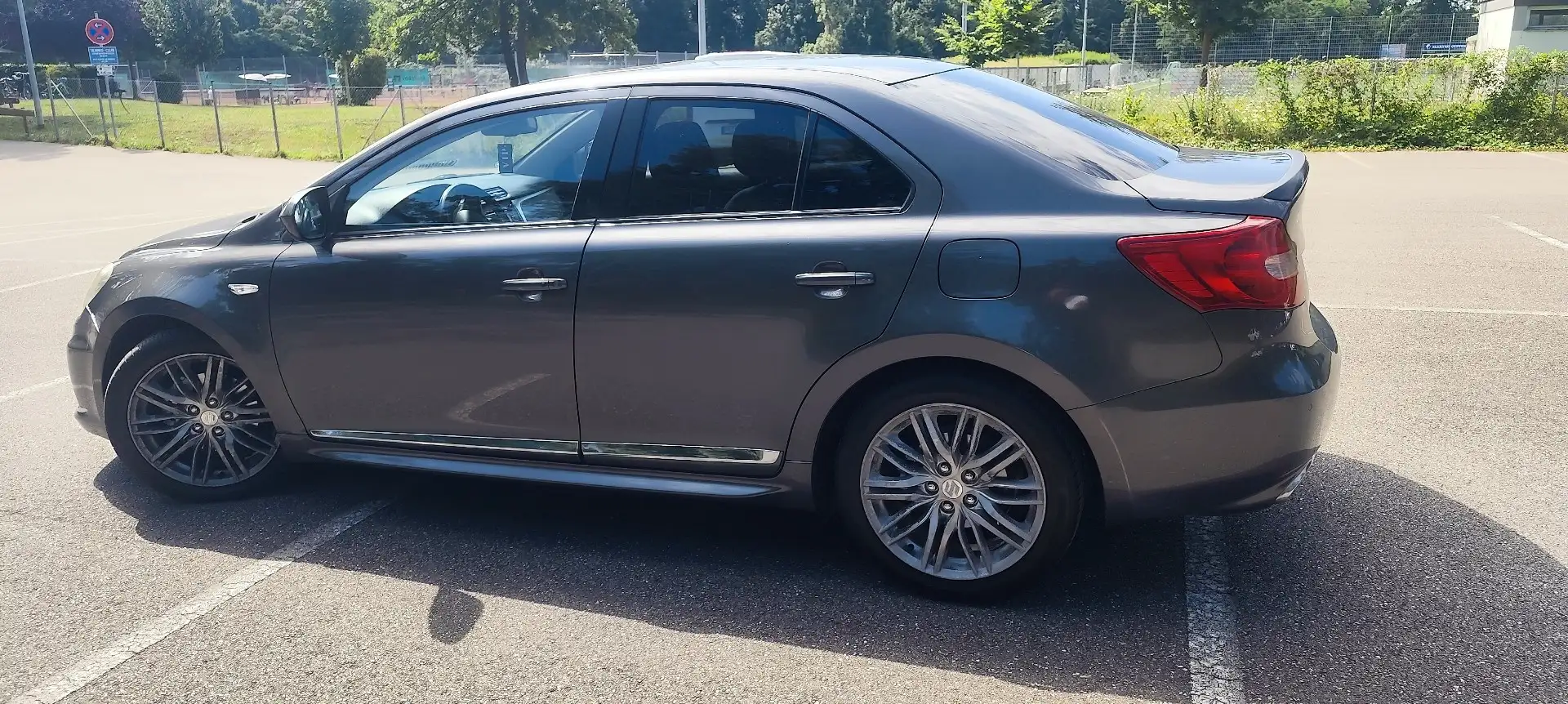 Suzuki Kizashi 2.4 4x4 CVT Sport - 1