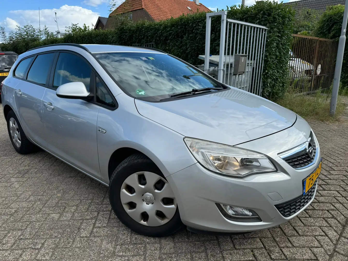 Opel Astra Sports Tourer 1.4 Turbo Business Edition Grijs - 1