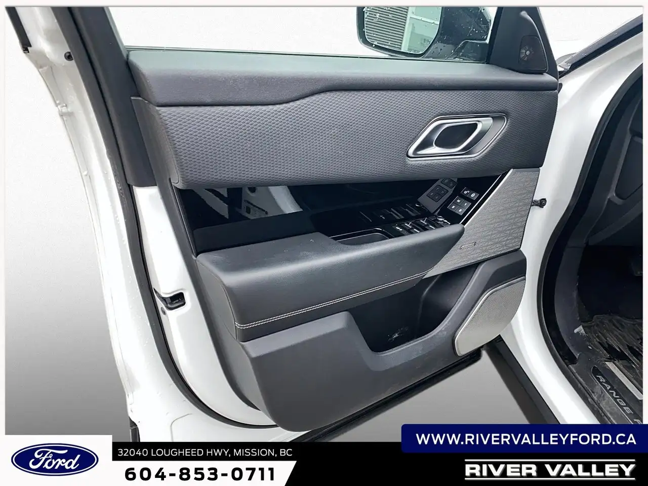 Land Rover Range Rover Velar снимка Land Rover Range Rover Velar
