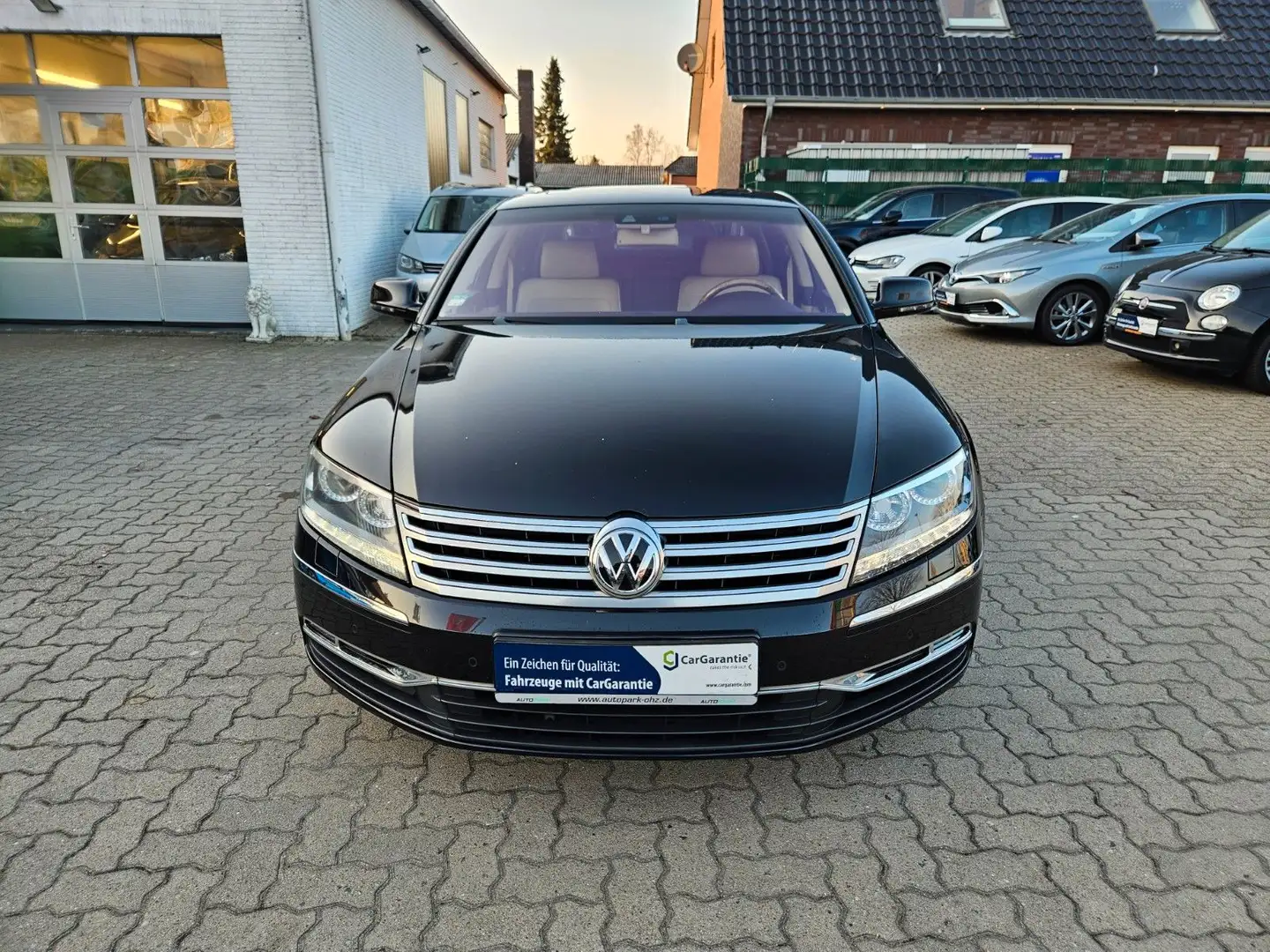 Volkswagen Phaeton V8 5-Sitzer 4Motion lang Чорний - 2