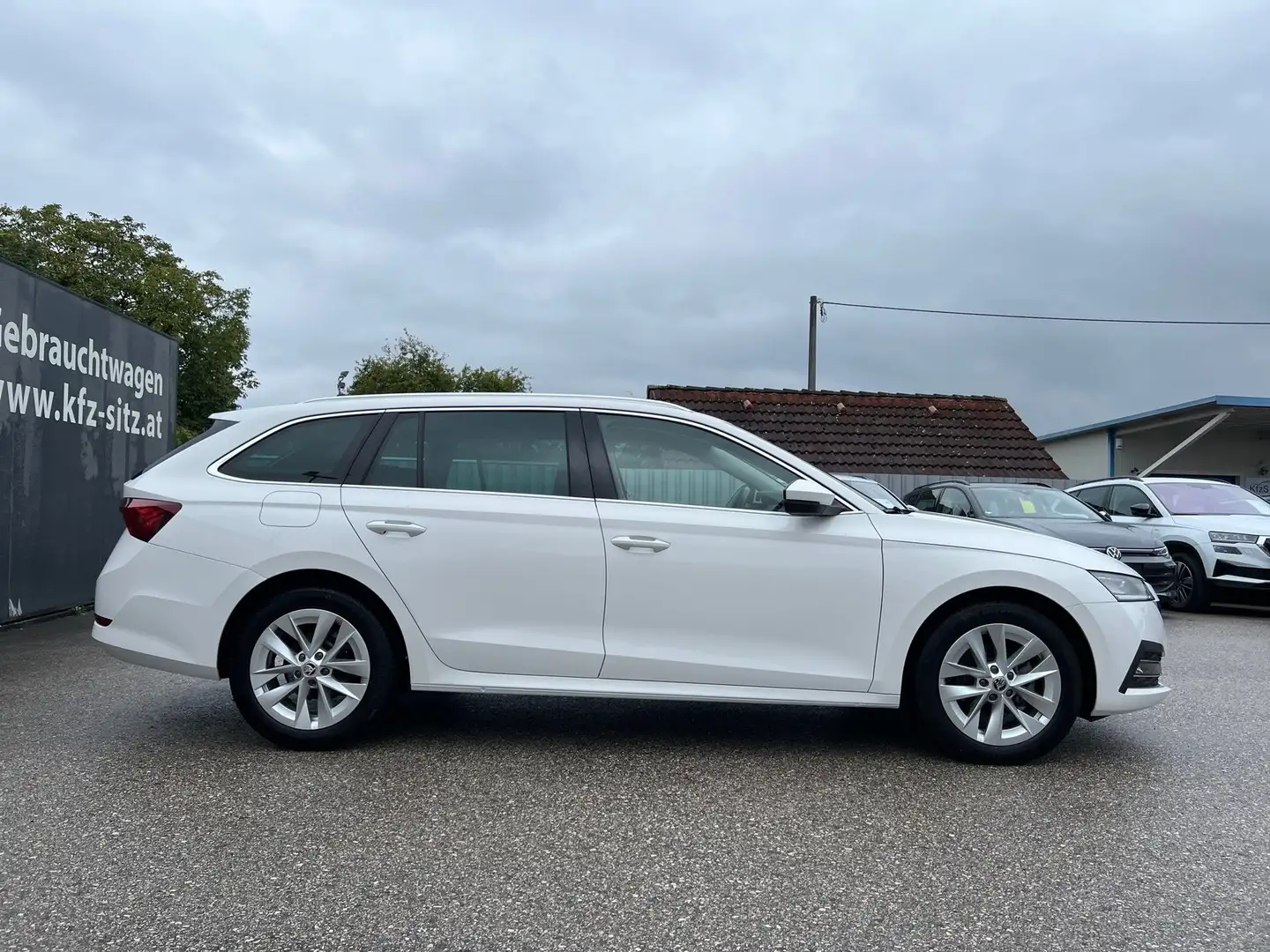 Skoda Octavia Combi 2,0 TDI Style DSG | HUD*RFK*ACC Weiß - 2