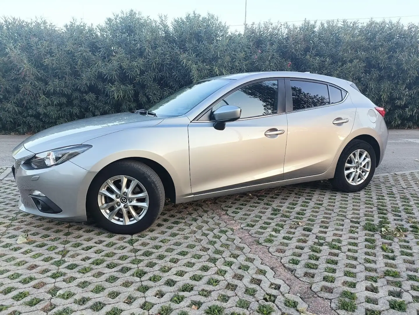 Mazda 3 3 III 2017  1.5d Exceed 105cv Grigio - 1
