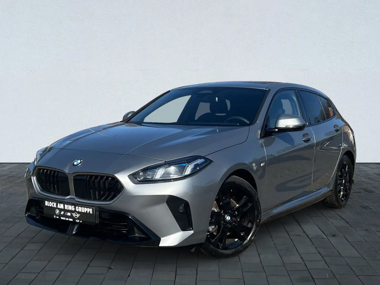 BMW 118 d M Sportpaket DA PA AHK RFK Carplay Panorama Gris - 1