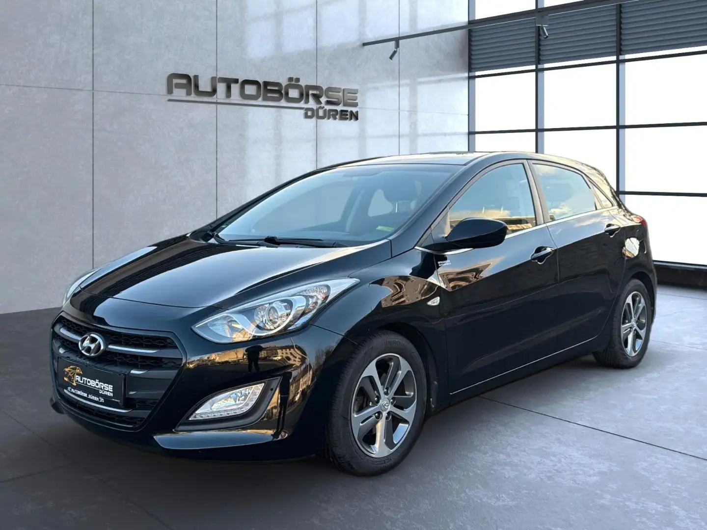 Hyundai i30 YES! SHZ/PDC/Klima Noir - 1