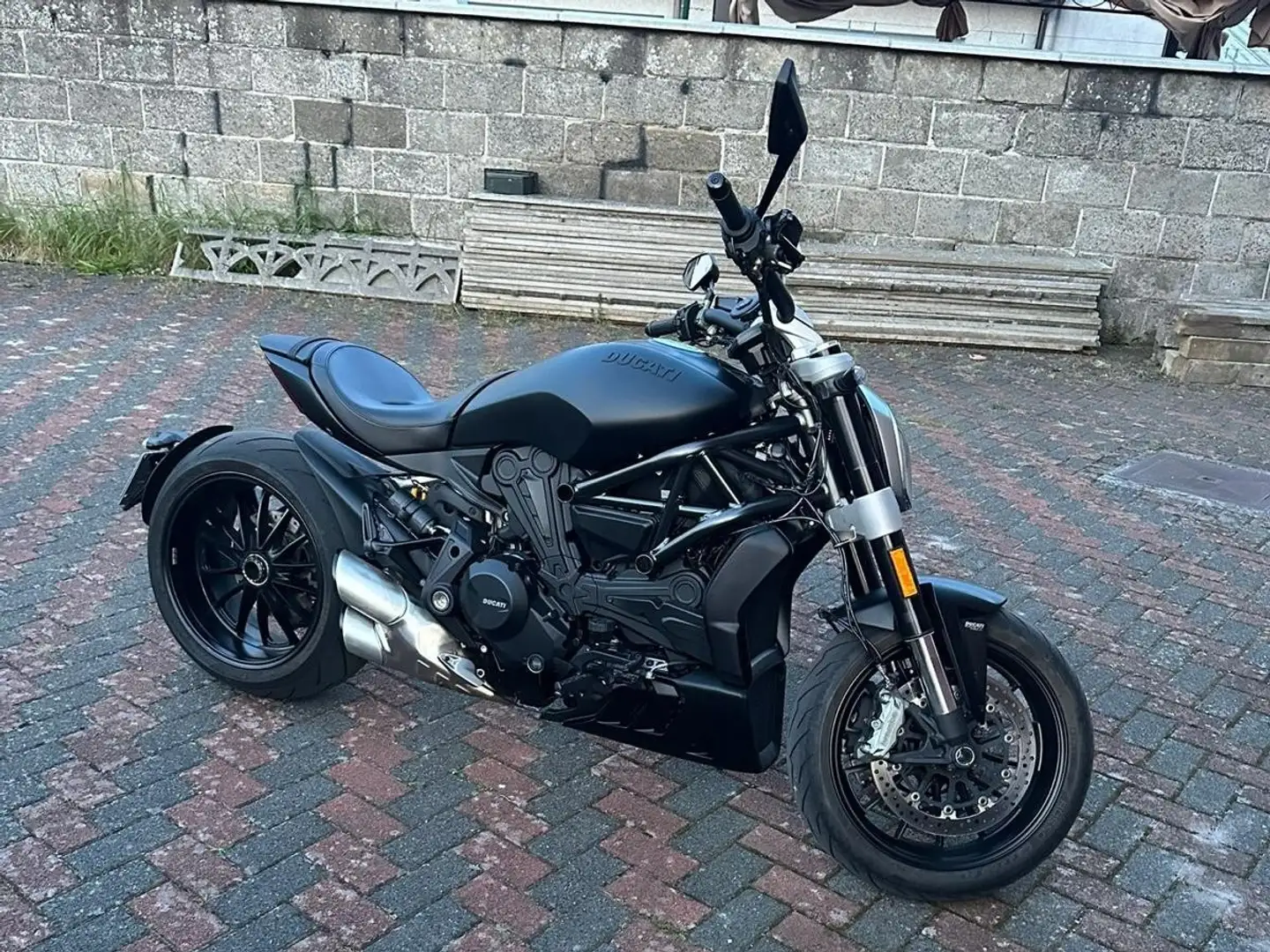Ducati XDiavel Dark Zwart - 2