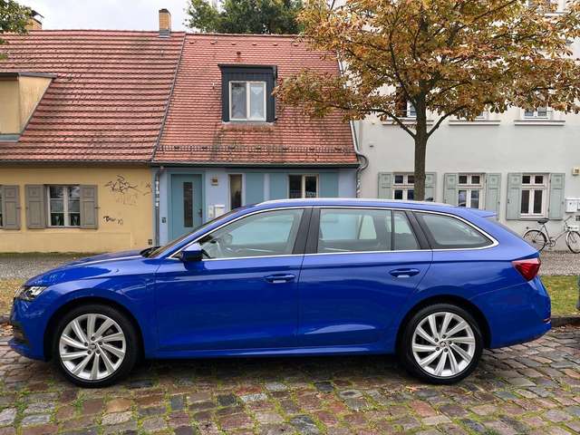Imagine Skoda Octavia Octavia Combi 1.4 TSI iV DSG Style