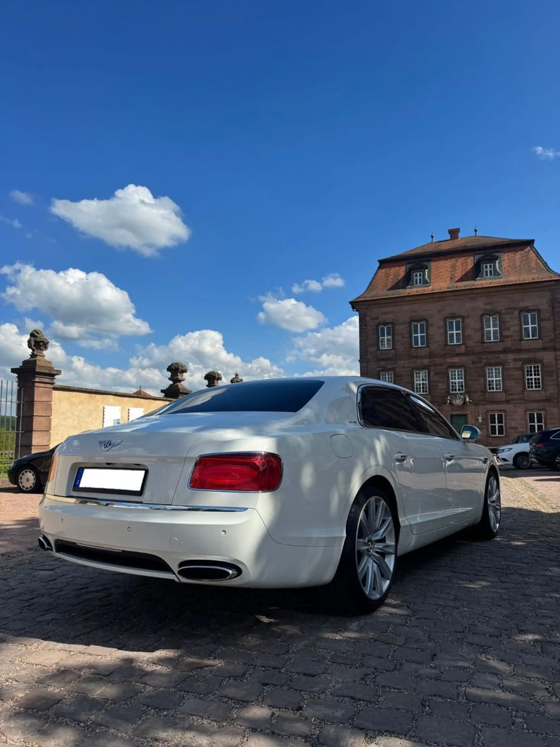 Bentley Flying Spur 6.0 W12 Speed Mulliner Massage TV — photo 8