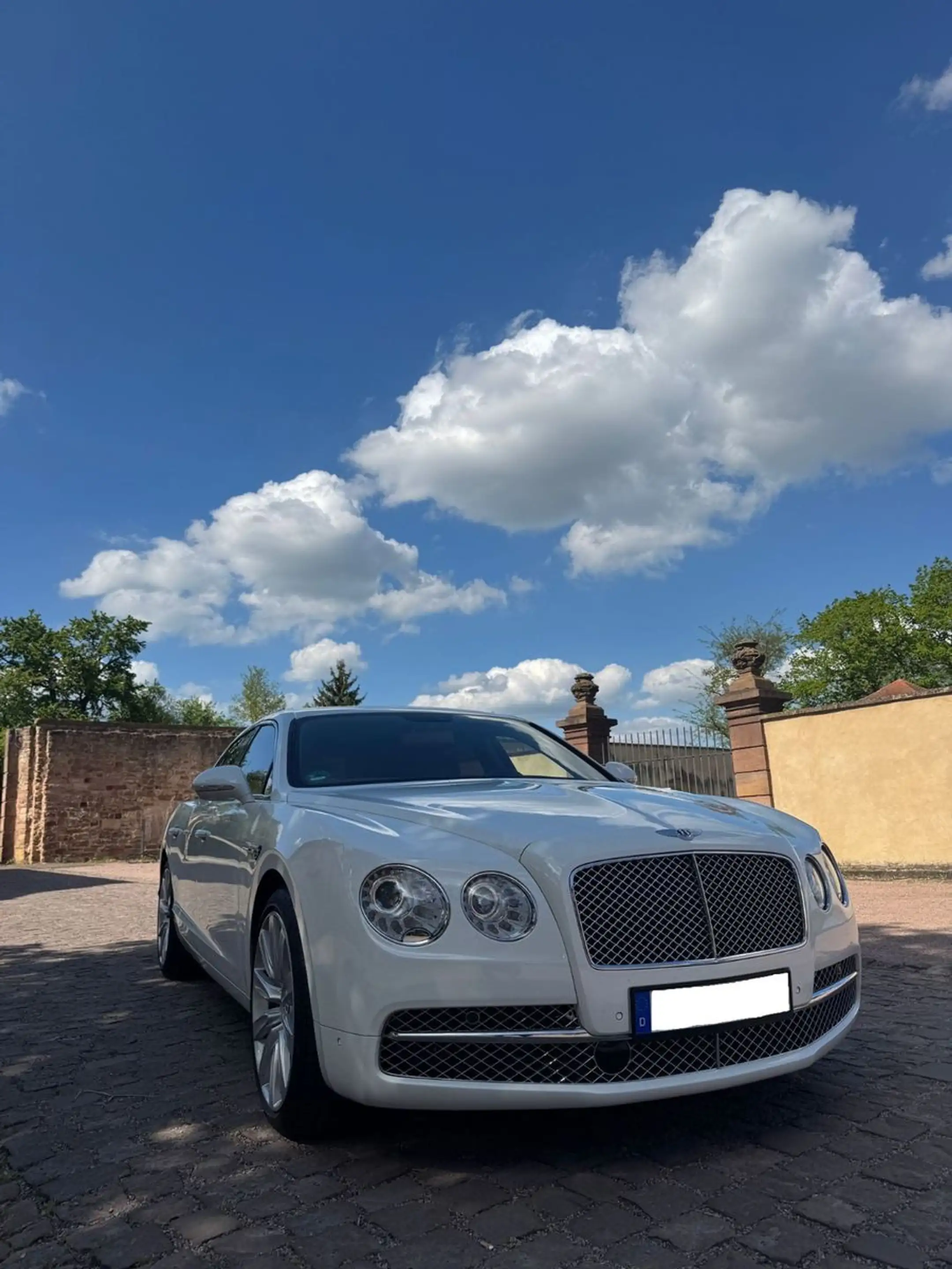 Bentley Flying Spur 6.0 W12 Speed Mulliner Massage TV — photo 4