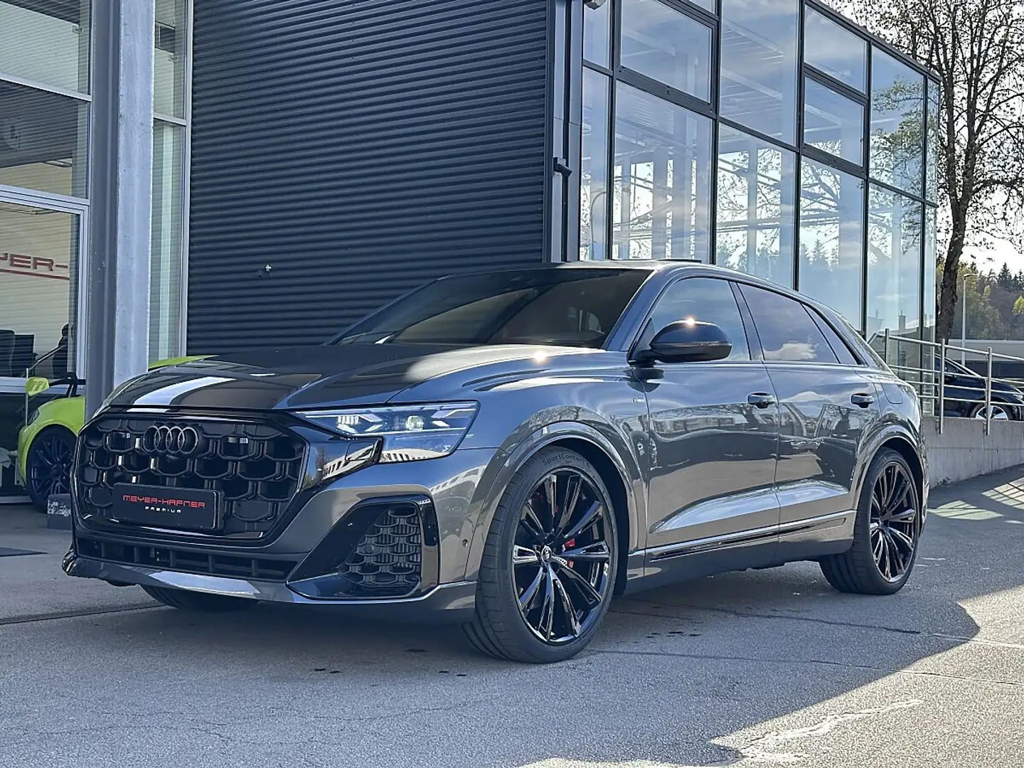 Audi Q8 TFSI e PHEV quattro Grau - 2