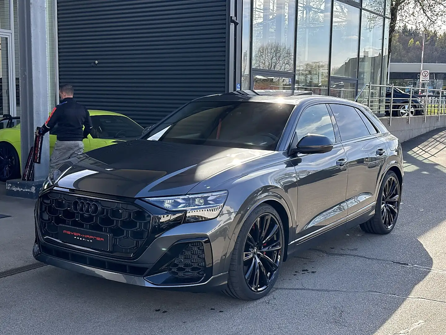 Audi Q8 TFSI e PHEV quattro Grau - 1