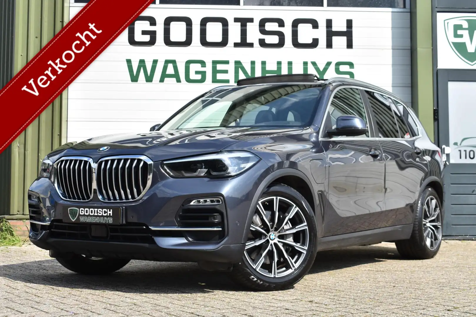 BMW X5 xDrive45e High Executive | Panoramadak | Stoelverw - 1
