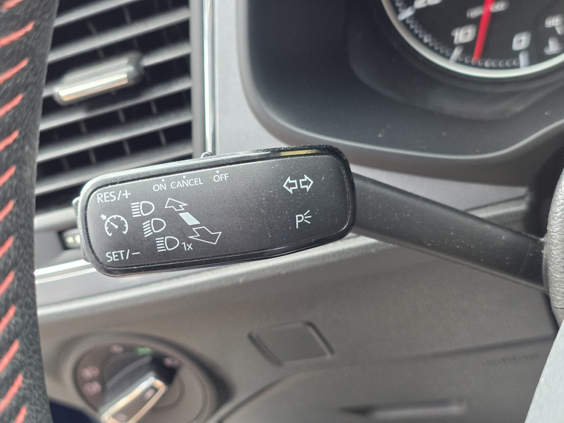 SEAT Leon ST 1.4 TSI FR Business / DCC / CRUISE / CLIMA — photo 24