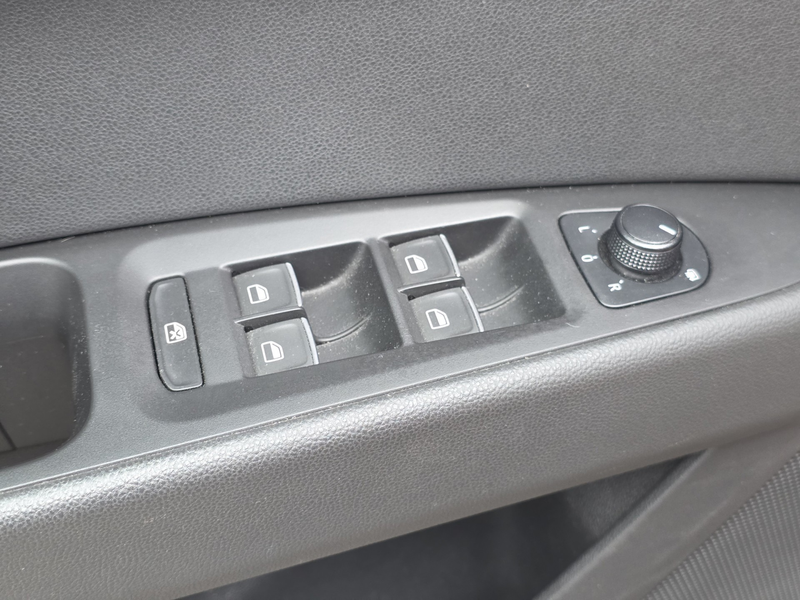 SEAT Leon ST 1.4 TSI FR Business / DCC / CRUISE / CLIMA — photo 26