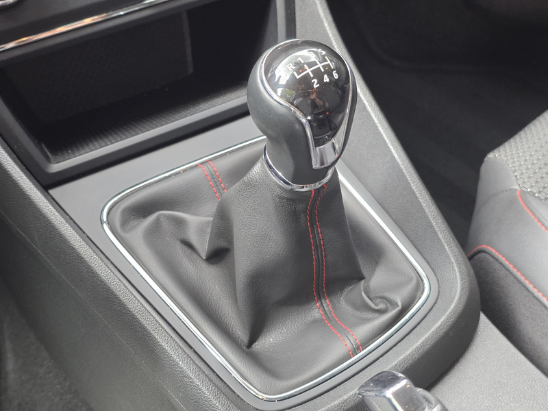 SEAT Leon ST 1.4 TSI FR Business / DCC / CRUISE / CLIMA — photo 19