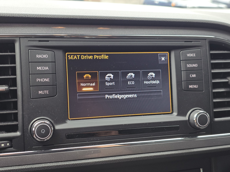 SEAT Leon ST 1.4 TSI FR Business / DCC / CRUISE / CLIMA — photo 21