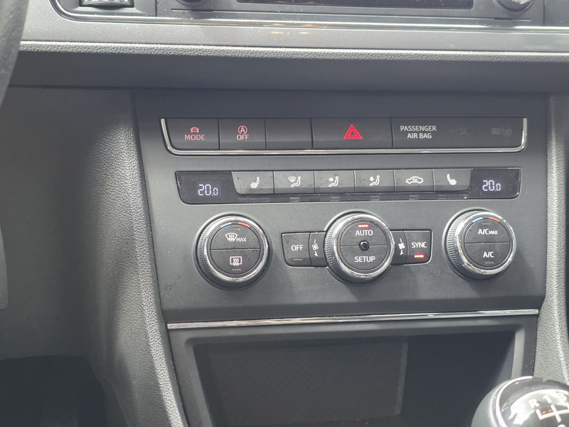SEAT Leon ST 1.4 TSI FR Business / DCC / CRUISE / CLIMA — photo 18