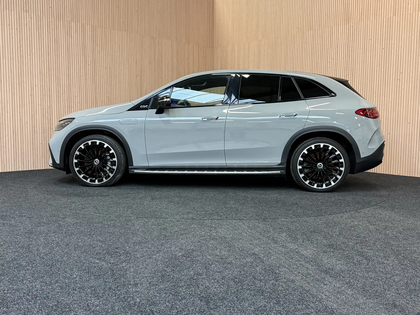 Mercedes-Benz EQE SUV EQE 500 4Matic AMG Line| Pano| Distronic| HYPER! Grau - 2