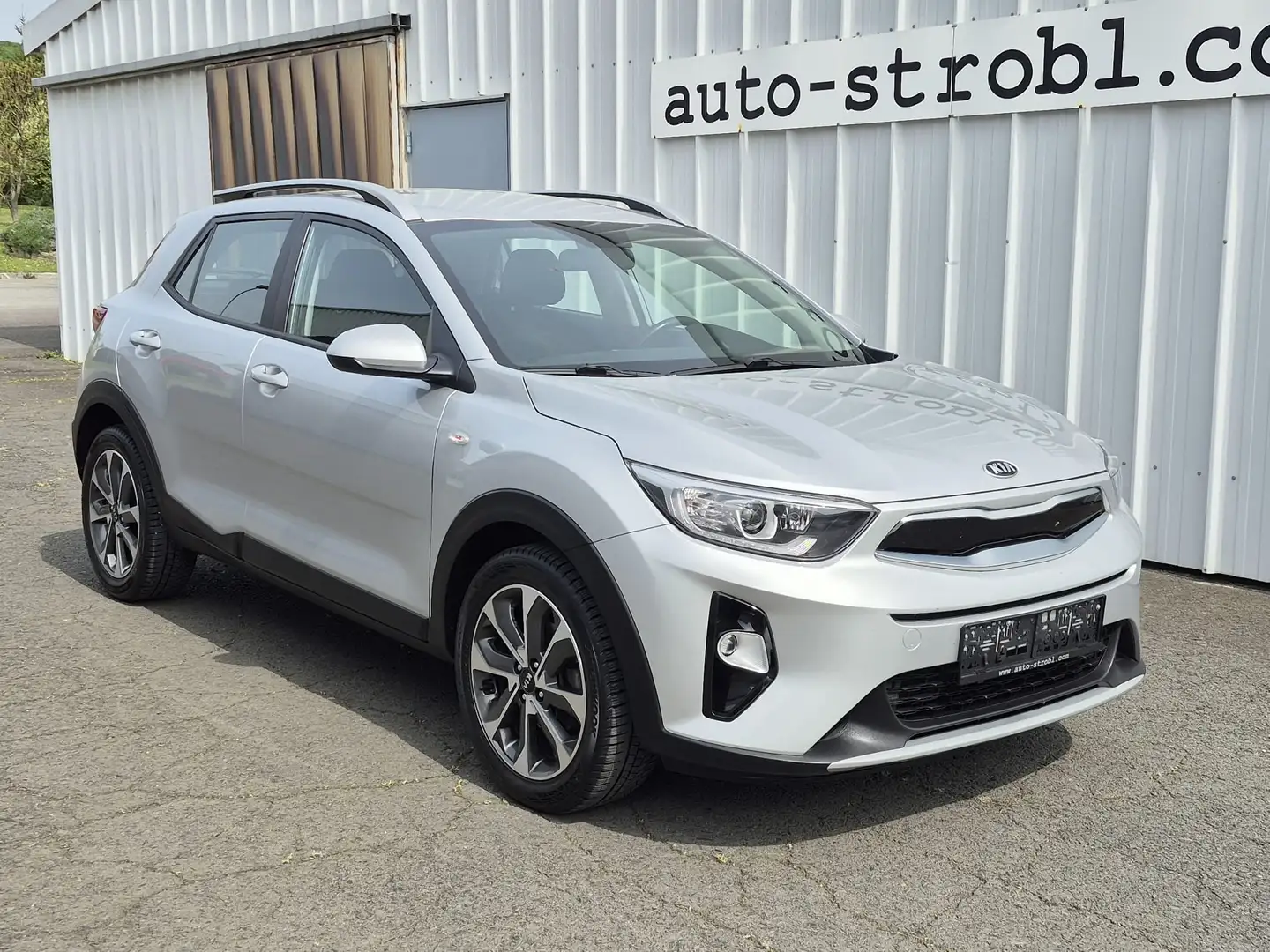 Kia Stonic 1,4 MPI ISG Silber Grau - 1
