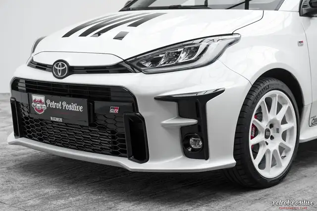 Toyota Yaris view 13
