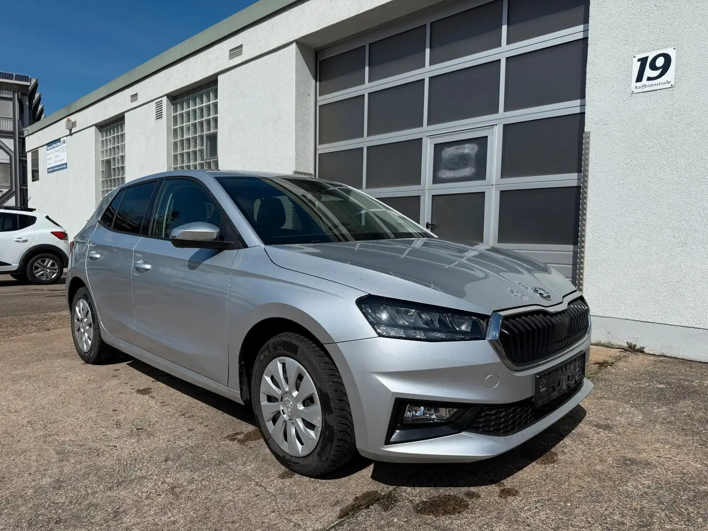 Skoda Fabia Ambition KLIMAAUTOMATIK 2 ZONEN SITZHEIZUN Zilver - 1