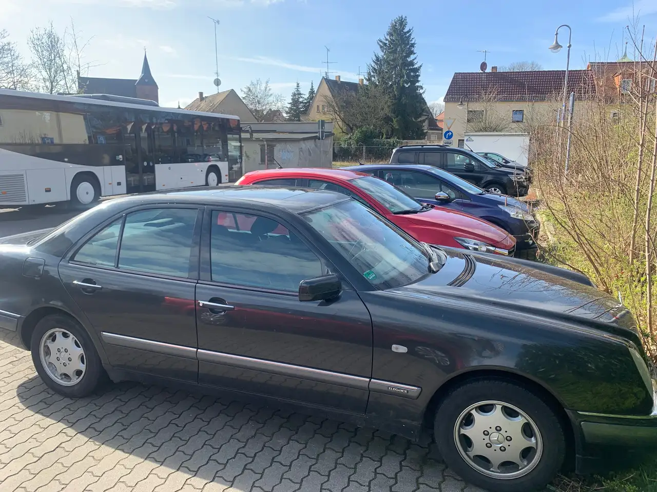 Mercedes-Benz E 230