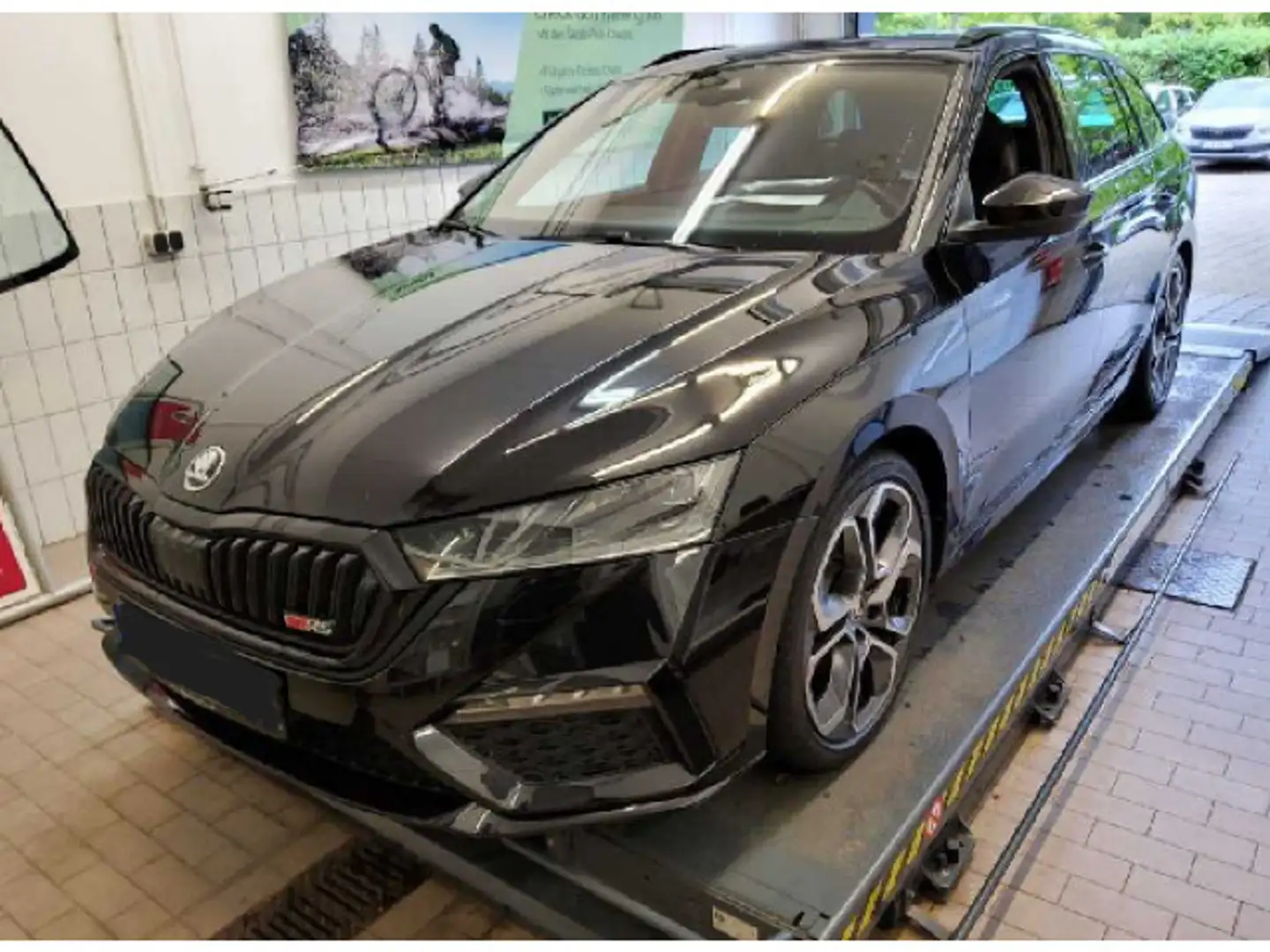 Skoda Octavia Combi 2.0 TDI DSG RS Plus AHK Canton Schwarz - 2