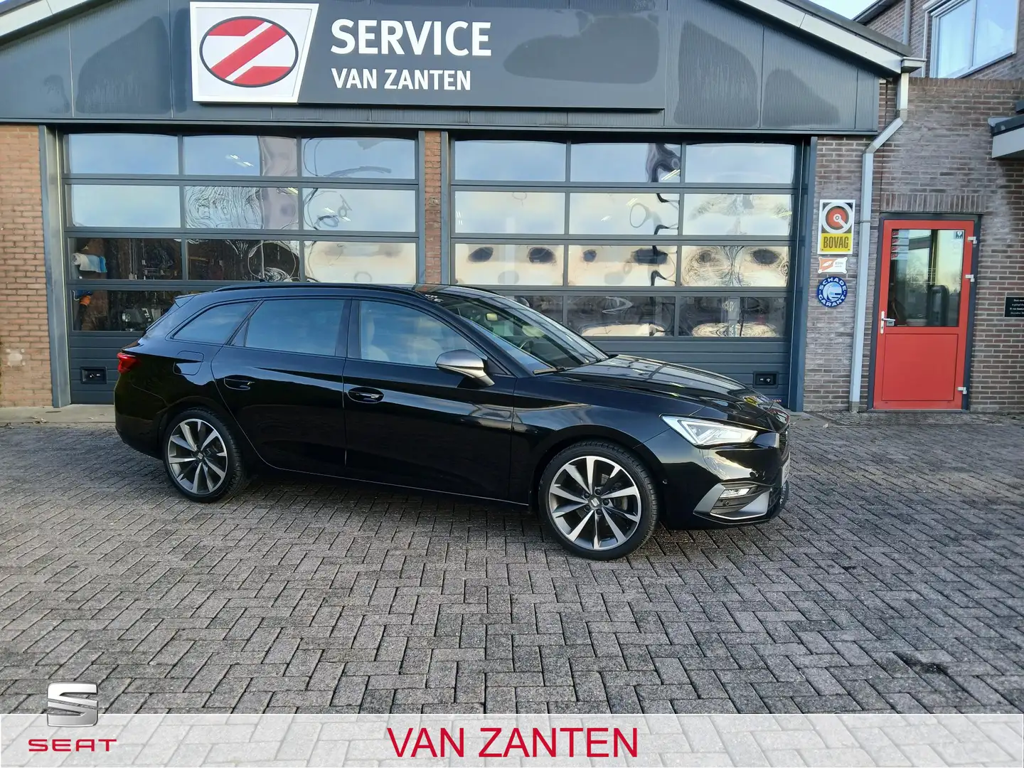 SEAT Leon Sportstourer 1.5 eTSI FR Business Intense DSG-7 + Nero - 1