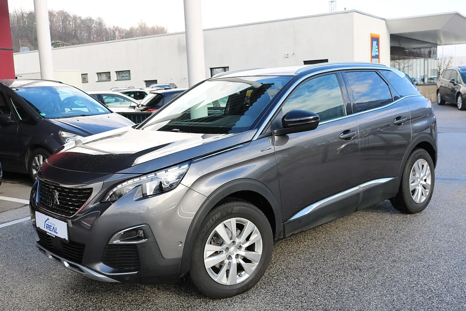 Peugeot 3008 1,5 BlueHDi 130 S&S EAT8 GT Line Aut. Grau - 2