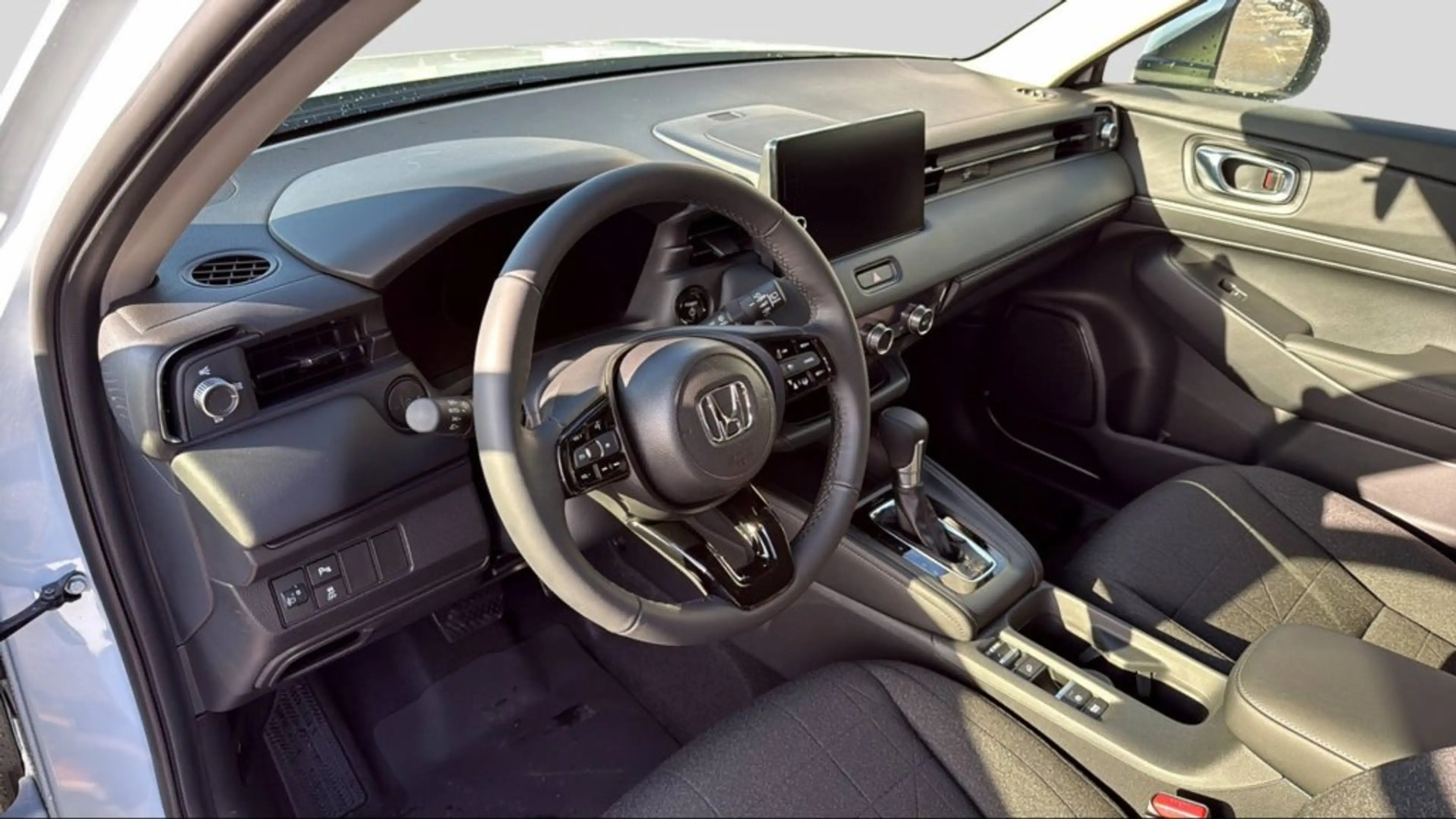Honda HR-V e:HEV 1.5 AT Elegance — photo 7