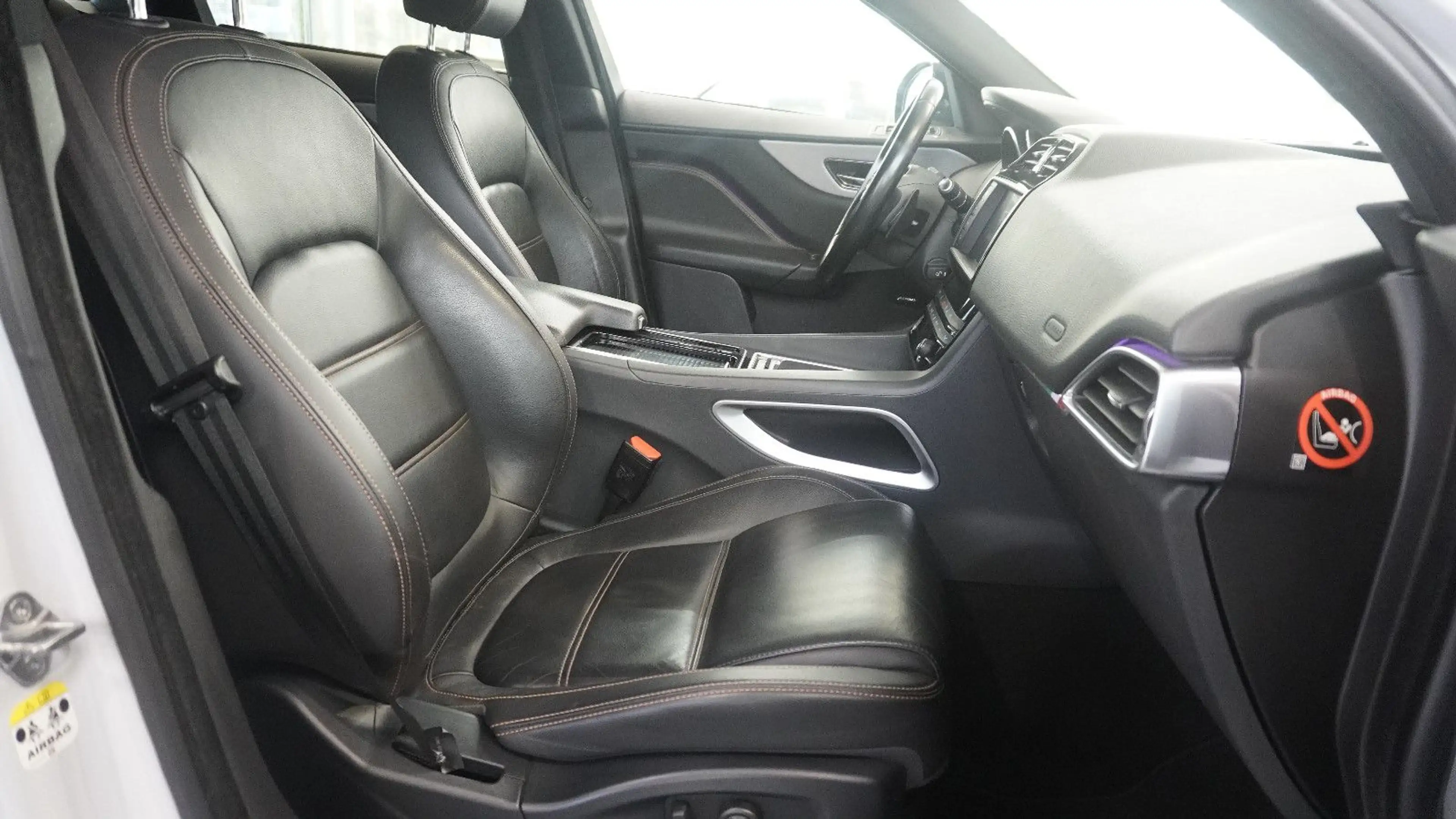 Jaguar F-Pace Prestige AWD*MERIDIAN*NAVI*KAM* — photo 10