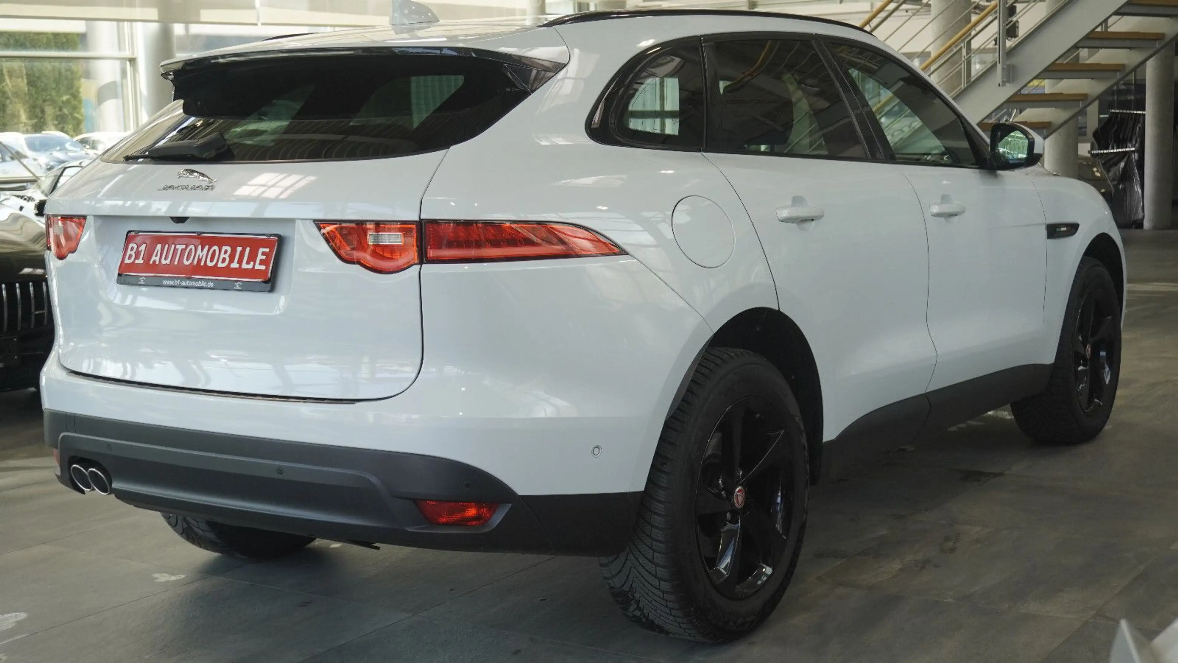 Jaguar F-Pace Prestige AWD*MERIDIAN*NAVI*KAM* — photo 5