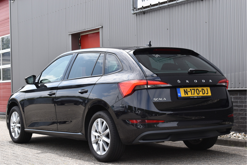 Skoda Scala 1.0 TSI Ambition Carplay, Climate control, Cruise — photo 2