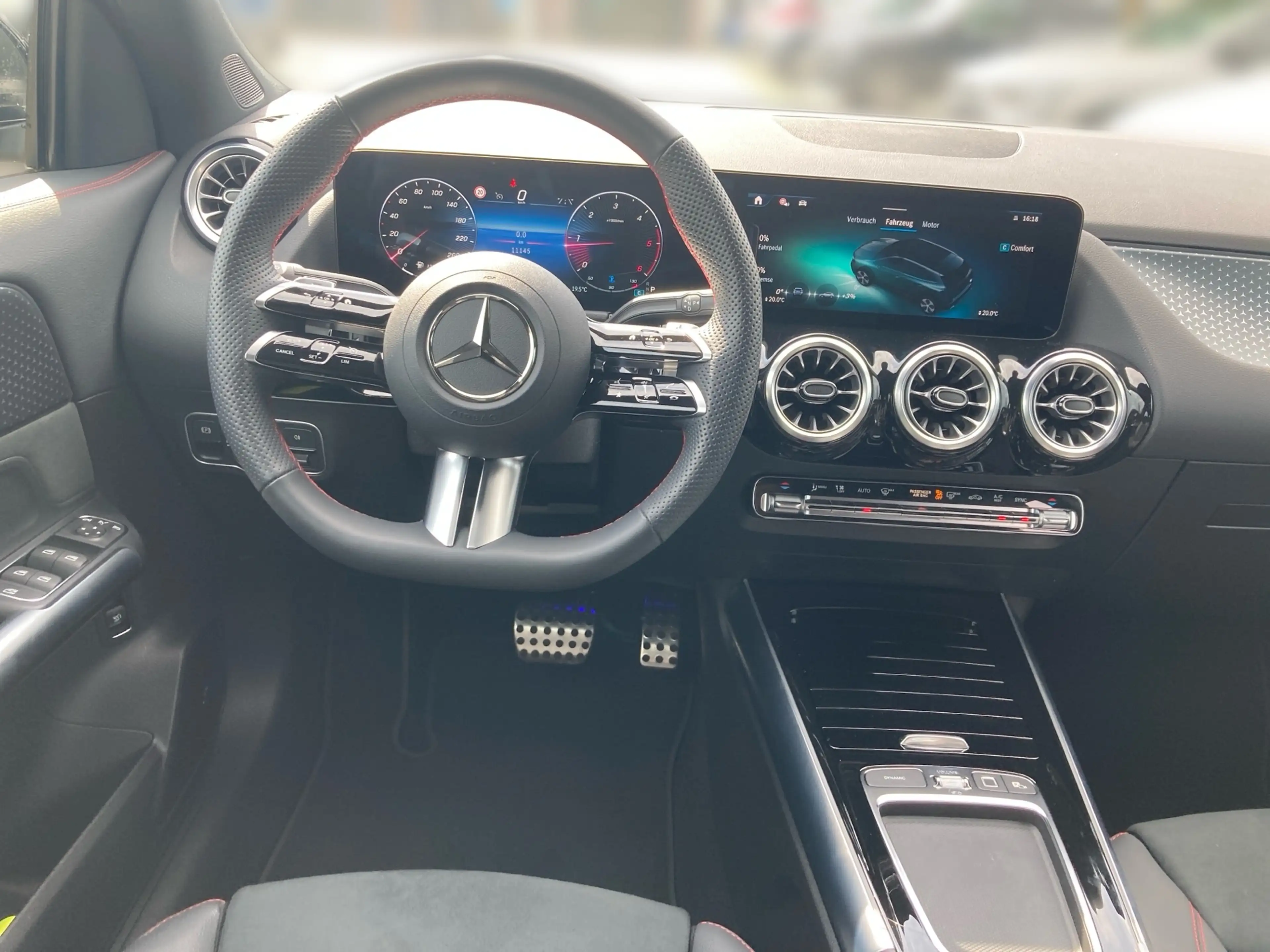 Mercedes-Benz GLA 220 d 4M AMG+Navi+AHK+Kam+LED+AdvSound+Night — photo 9