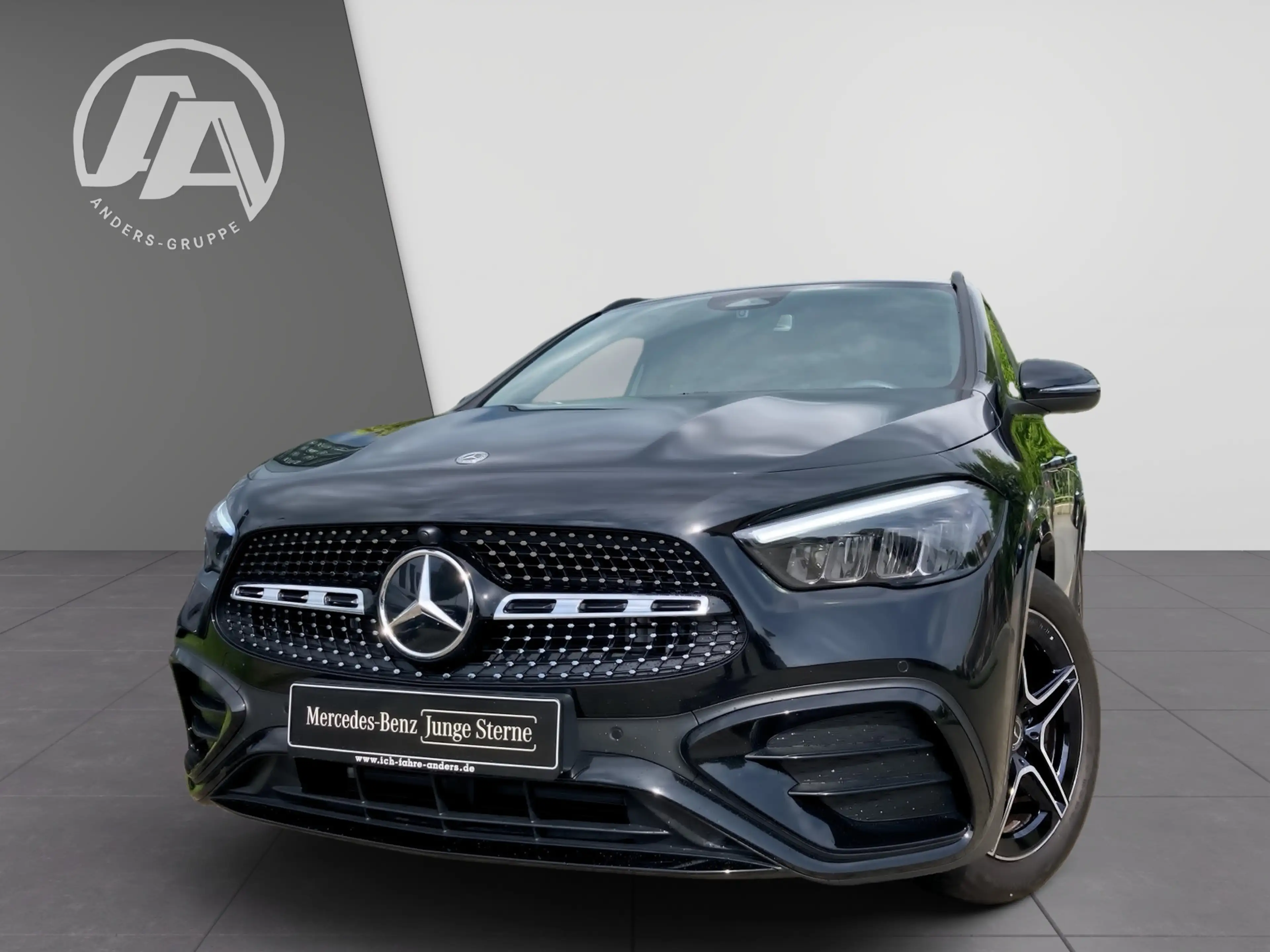 Mercedes-Benz GLA 220 d 4M AMG+Navi+AHK+Kam+LED+AdvSound+Night — photo 2