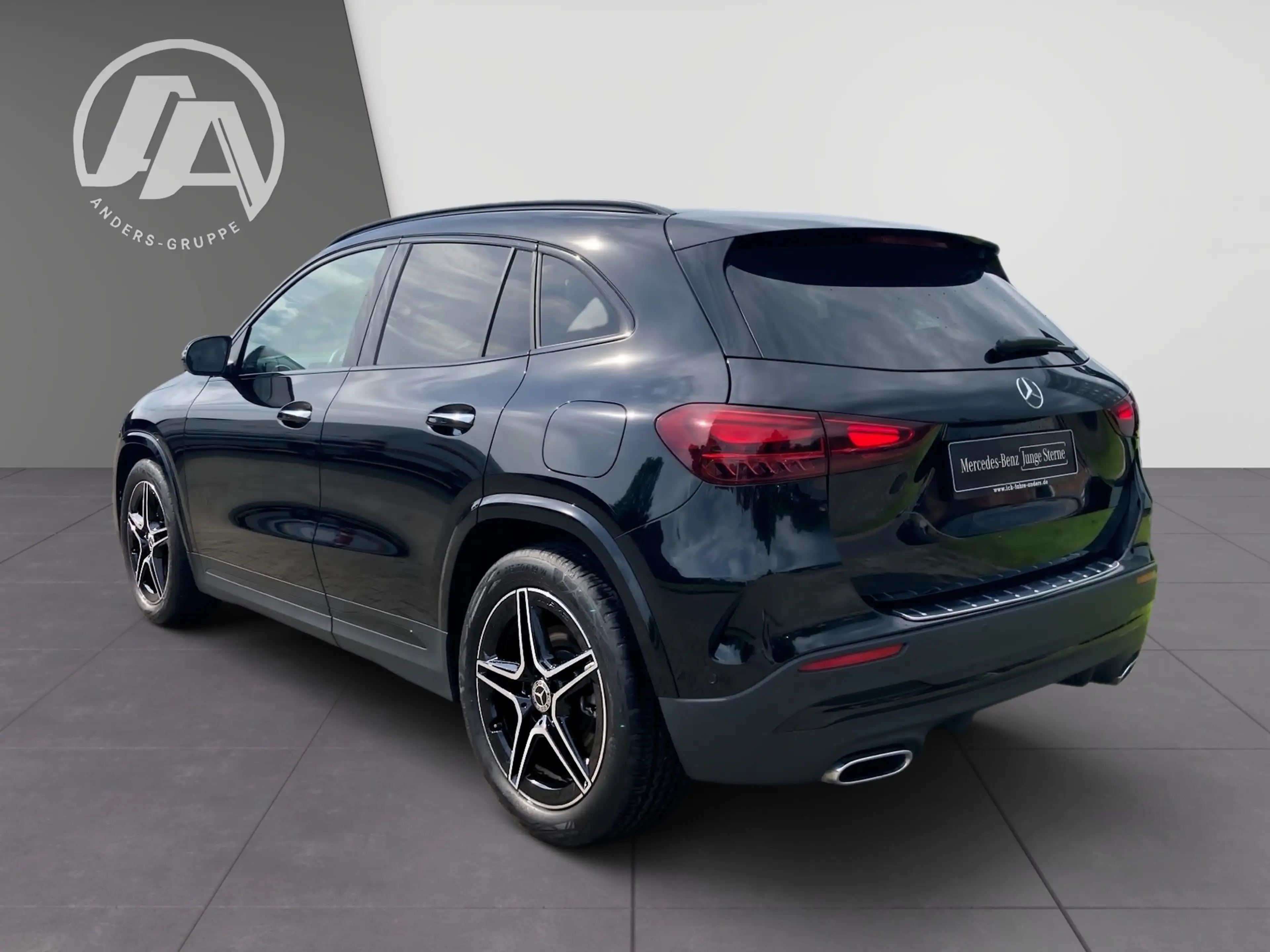 Mercedes-Benz GLA 220 d 4M AMG+Navi+AHK+Kam+LED+AdvSound+Night — photo 3