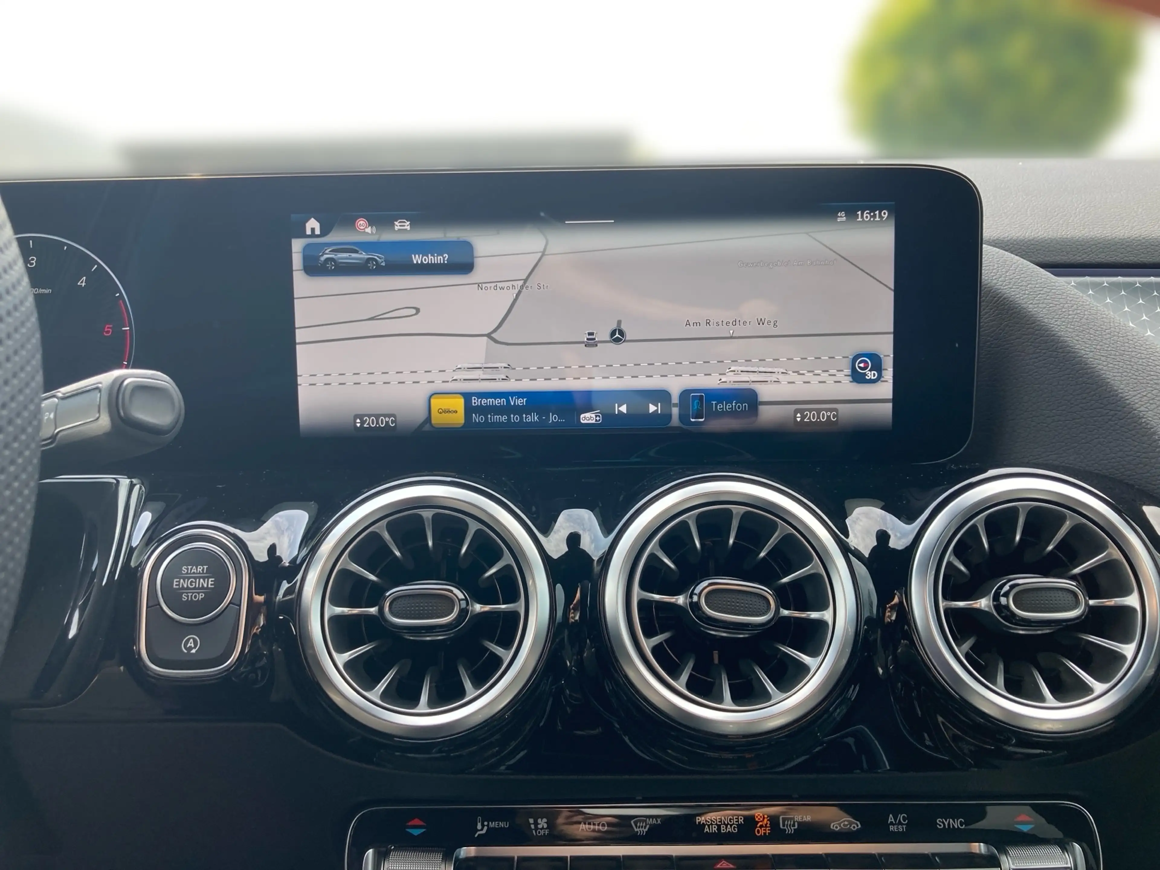 Mercedes-Benz GLA 220 d 4M AMG+Navi+AHK+Kam+LED+AdvSound+Night — photo 12
