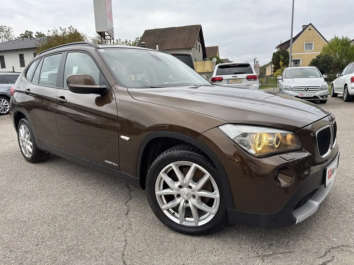 BMW X1 xDrive18d Österreich Paket Brun - 1