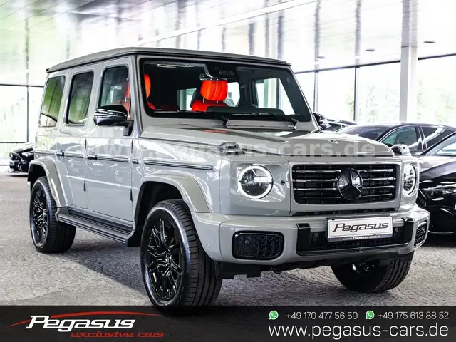 Mercedes-Benz G-Class view 5
