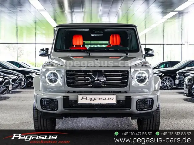 Mercedes-Benz G-Class view 4