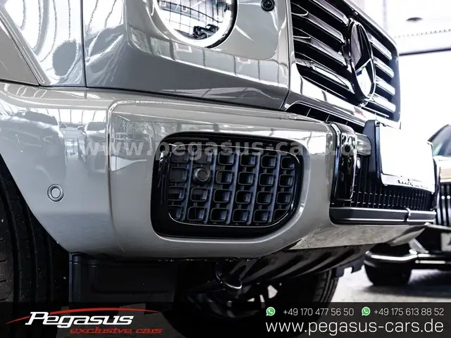 Mercedes-Benz G-Class view 13