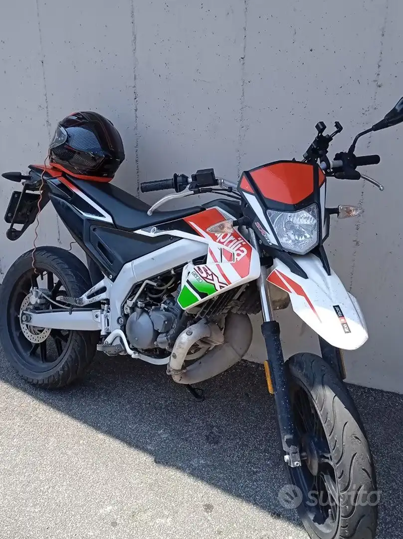 Aprilia SX 50 Rood - 2