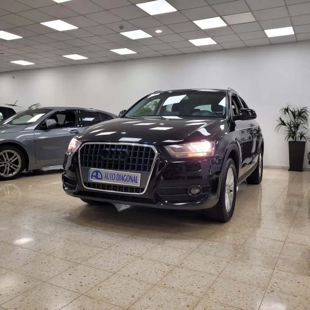 Audi Q3 2.0TDI Advance Schwarz - 1