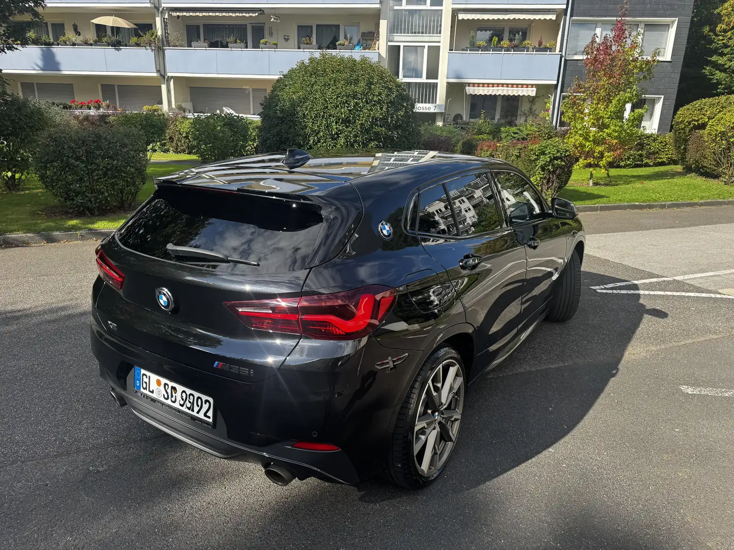 BMW X2 M xDrive M35 i Schwarz - 2