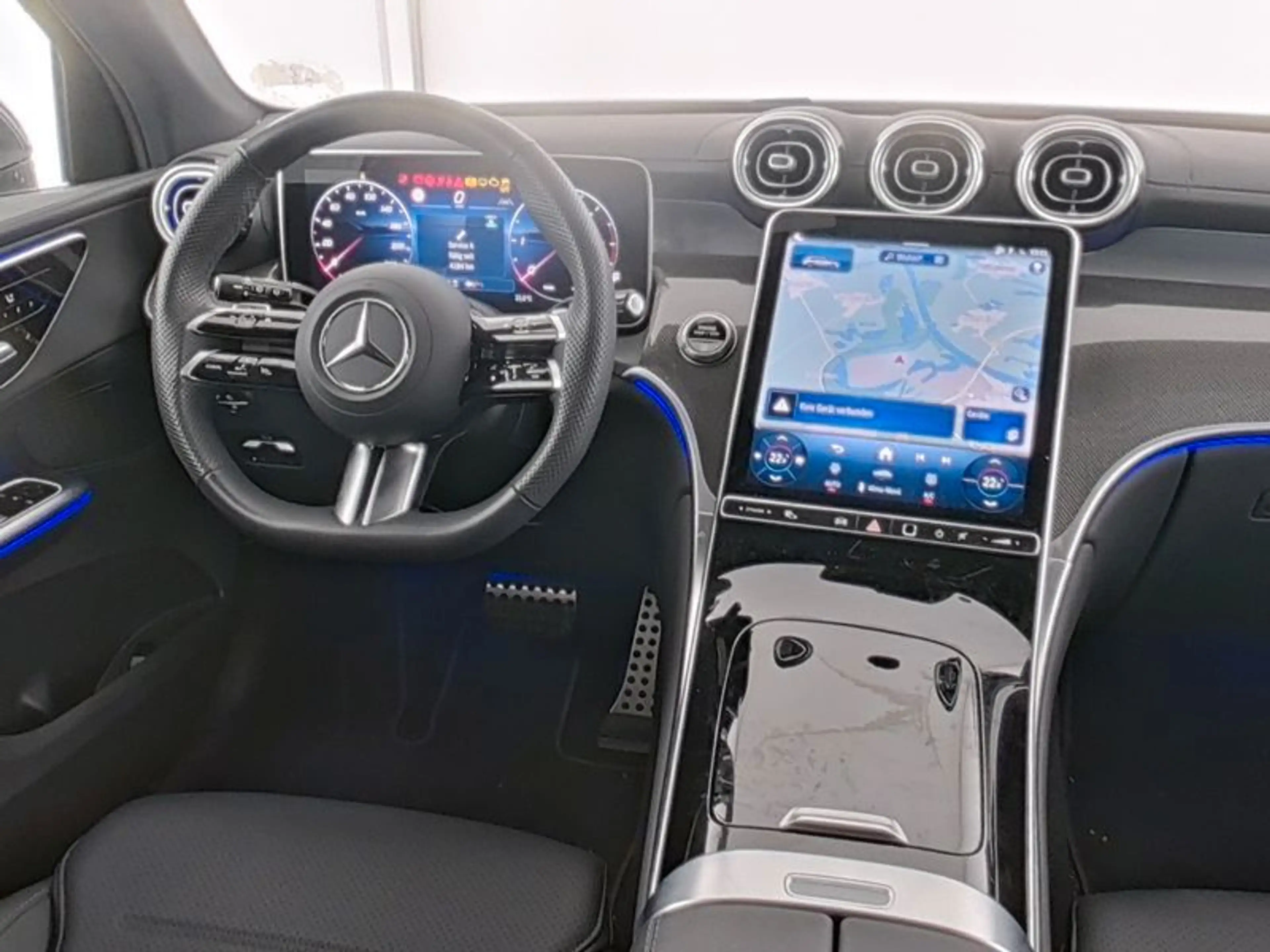 Mercedes-Benz GLC 220 d 4M AMG Line Adv+ Pano AHK Distronic 19 — photo 5