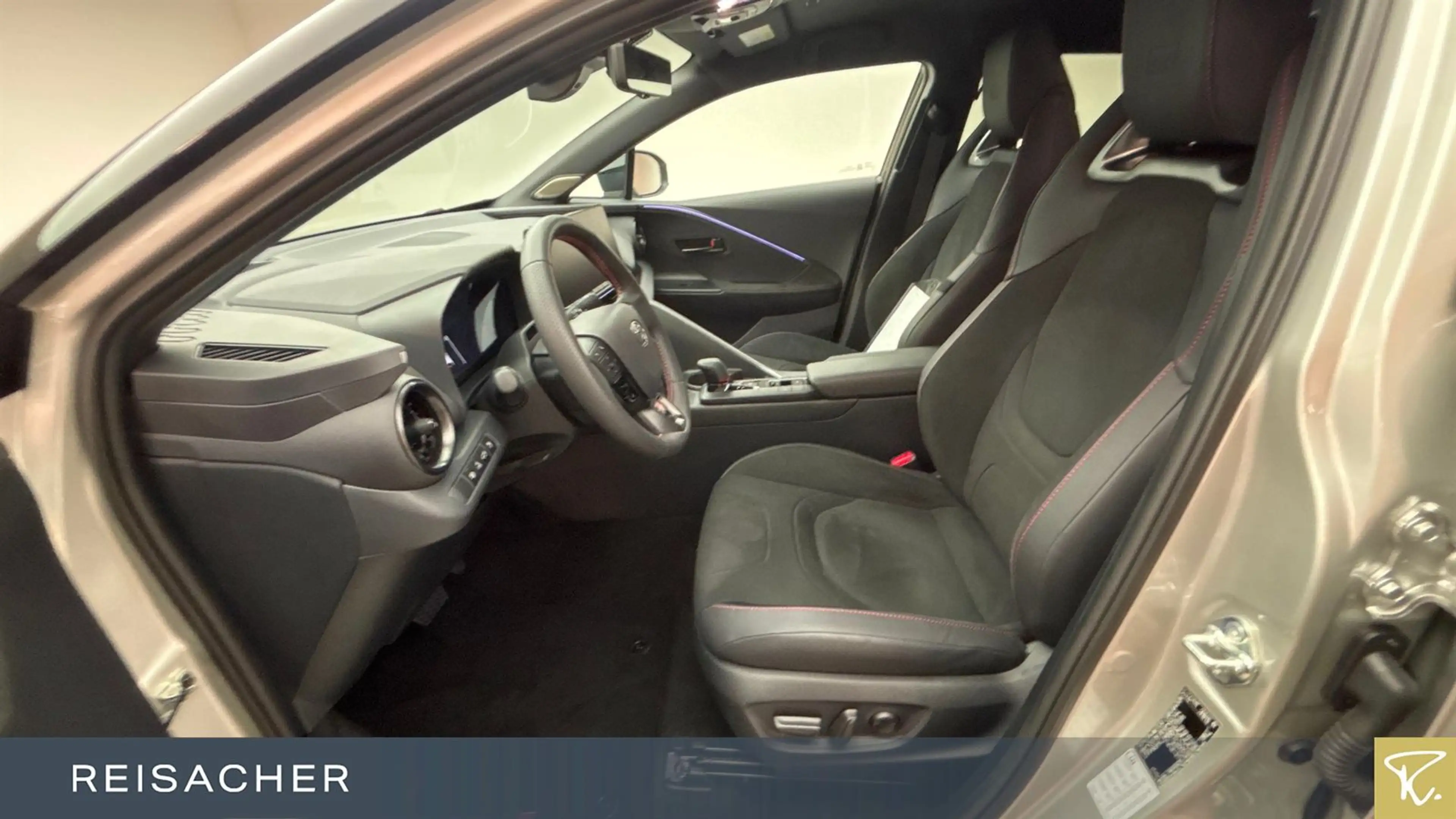 Toyota C-HR .20 Hybrid Lounge Premiere,Navi,LED — photo 4