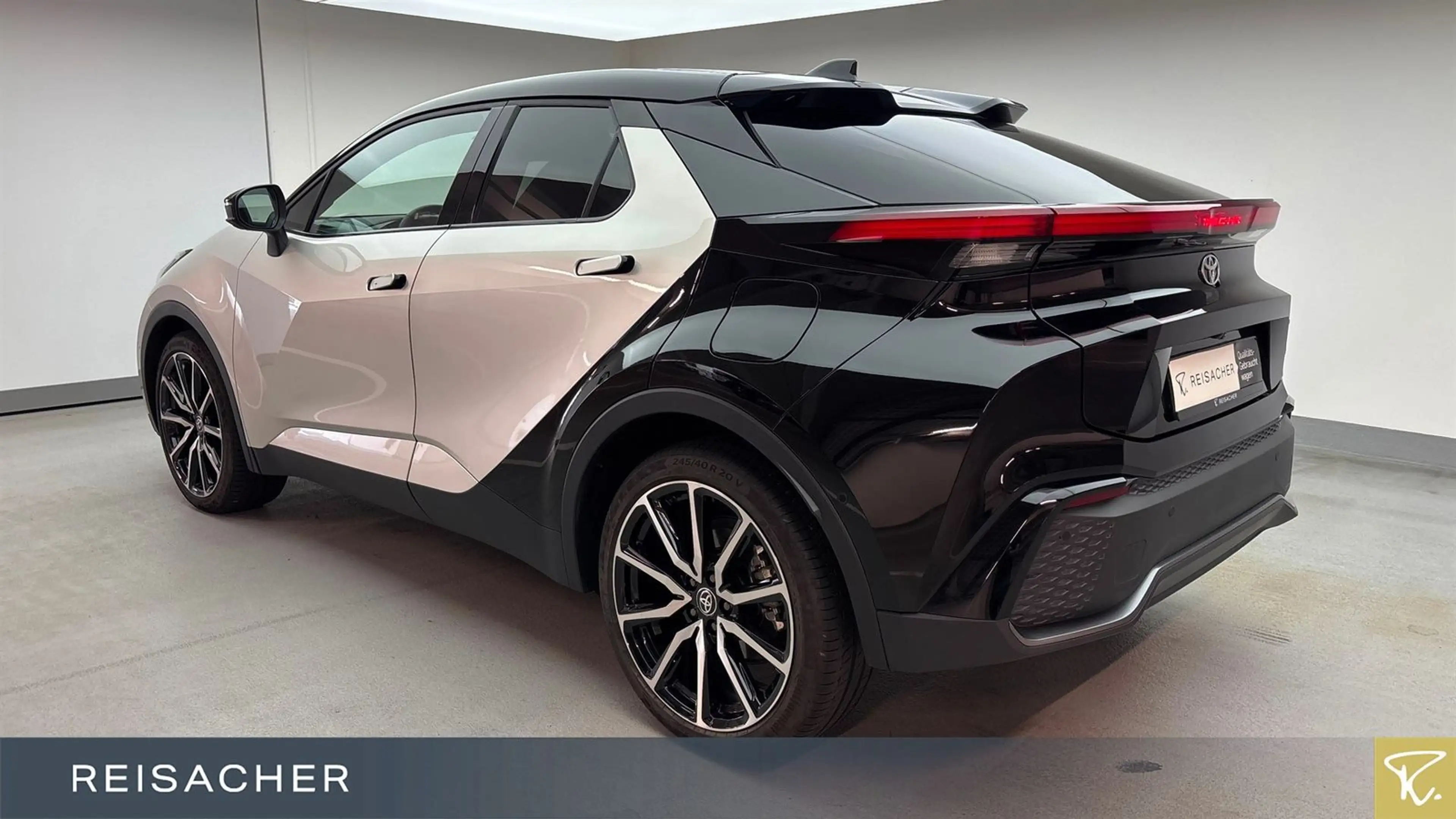 Toyota C-HR .20 Hybrid Lounge Premiere,Navi,LED — photo 2