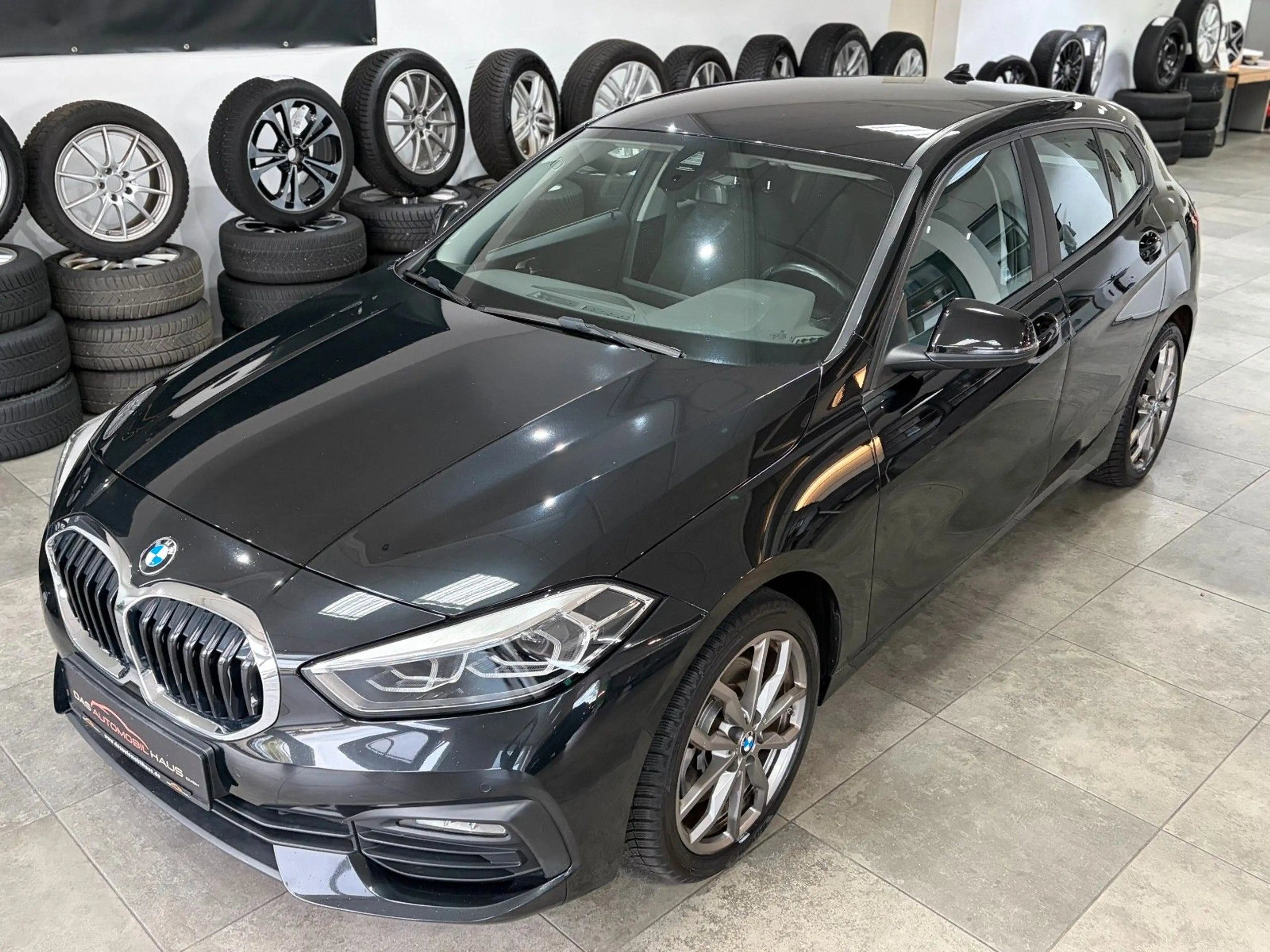 BMW 120 1 Limousine*LED*LiveCockpit*Automatik*Hifi* — photo 7
